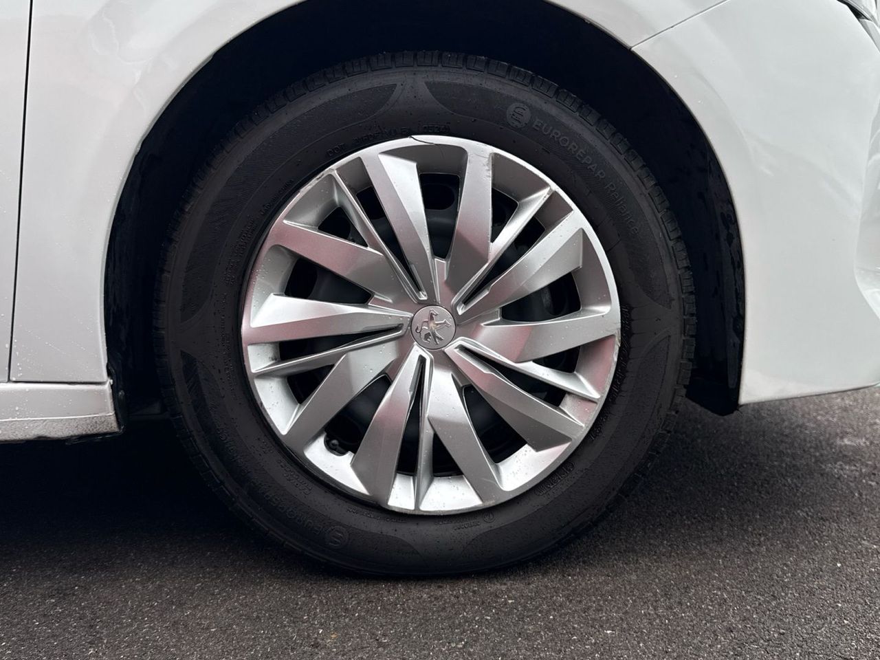 Peugeot 208 BlueHDi 100 Active 75 kW (100 CV) - foto 13