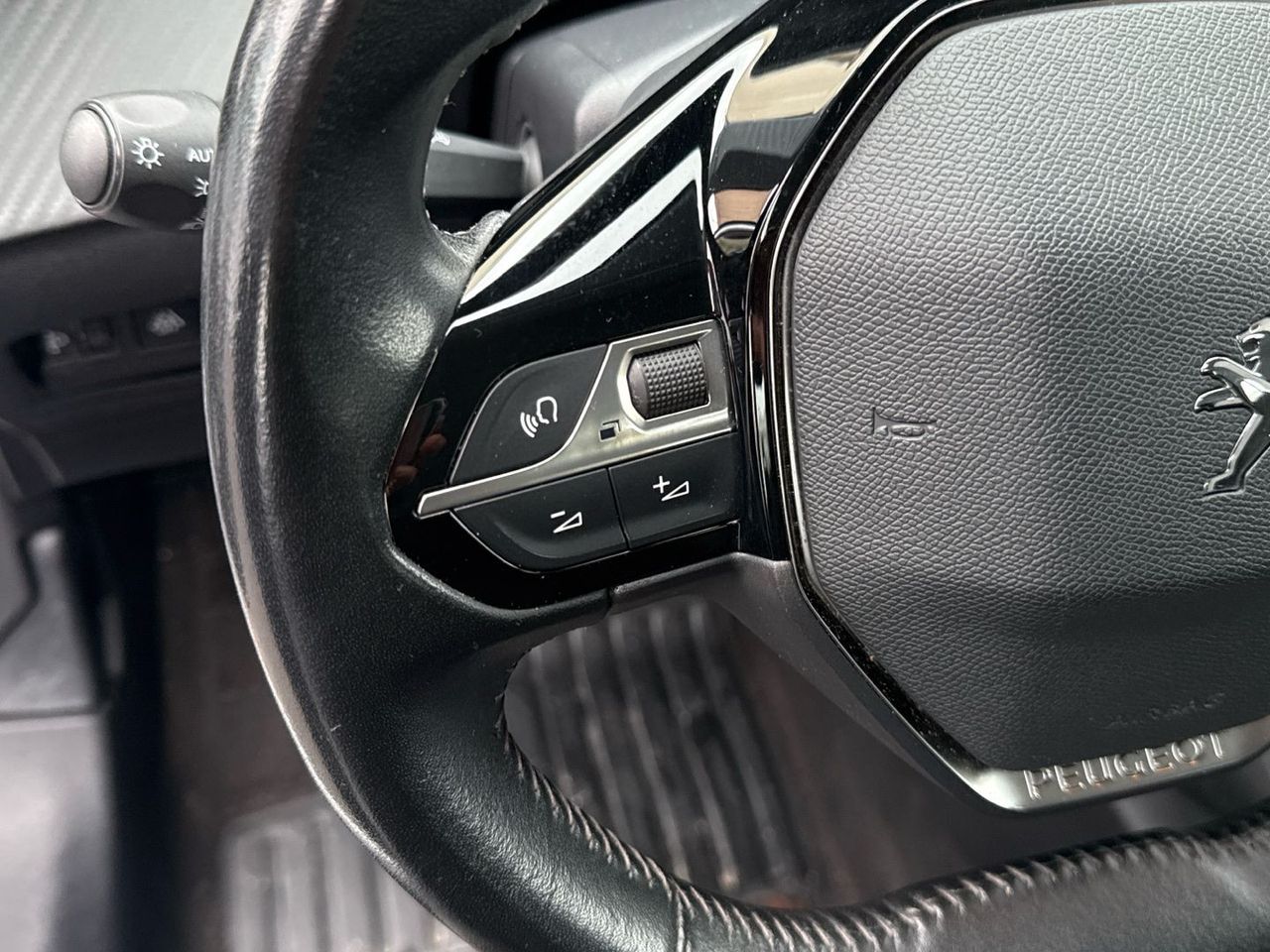 Peugeot 208 BlueHDi 100 Active 75 kW (100 CV) - foto 20