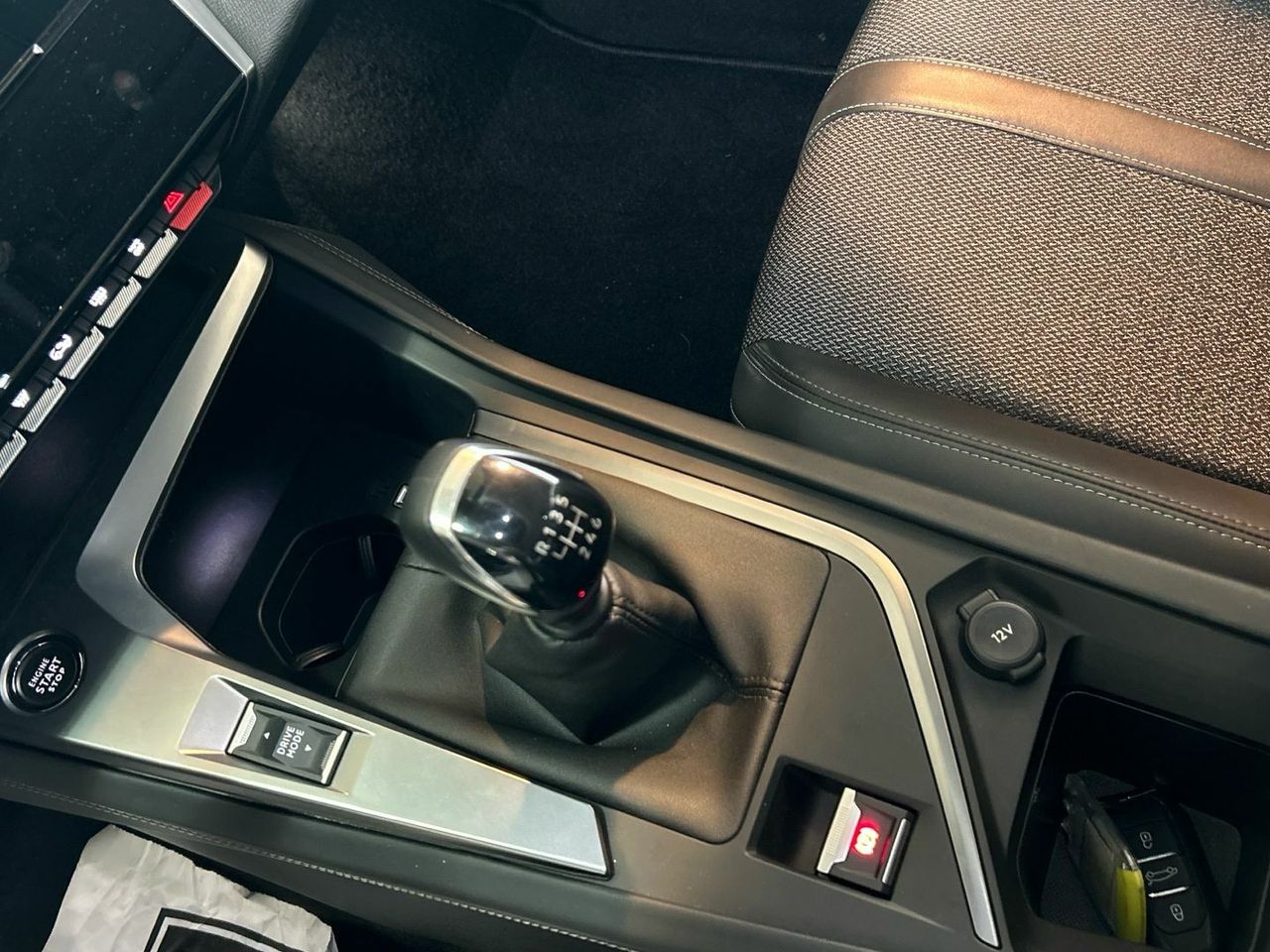 Peugeot 308 BlueHDi 130 S&S Allure 96 kW (130 CV) - foto 14