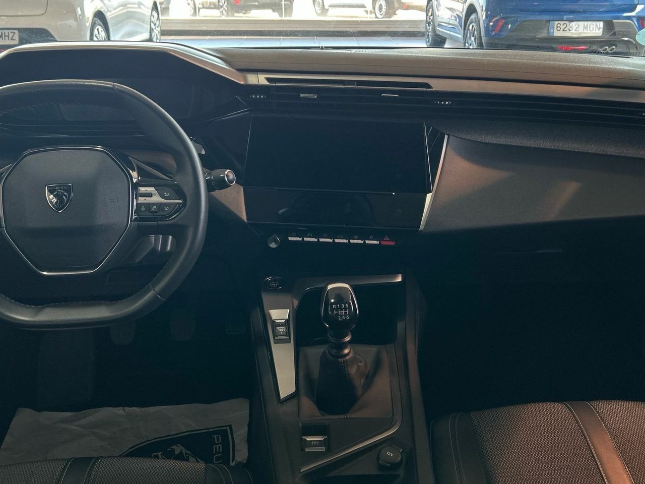 Peugeot 308 BlueHDi 130 S&S Allure 96 kW (130 CV) - foto 8