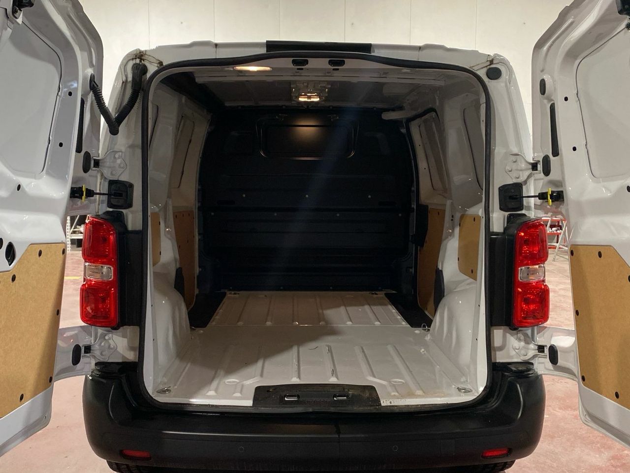 Citroën Jumpy Furgon BlueHDI 120 Talla M 88 kW (120 CV) - foto 6