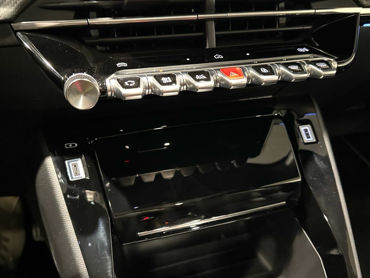 Peugeot 208 GT Hybrid eDCS6 100 kW (136 CV) - foto 33