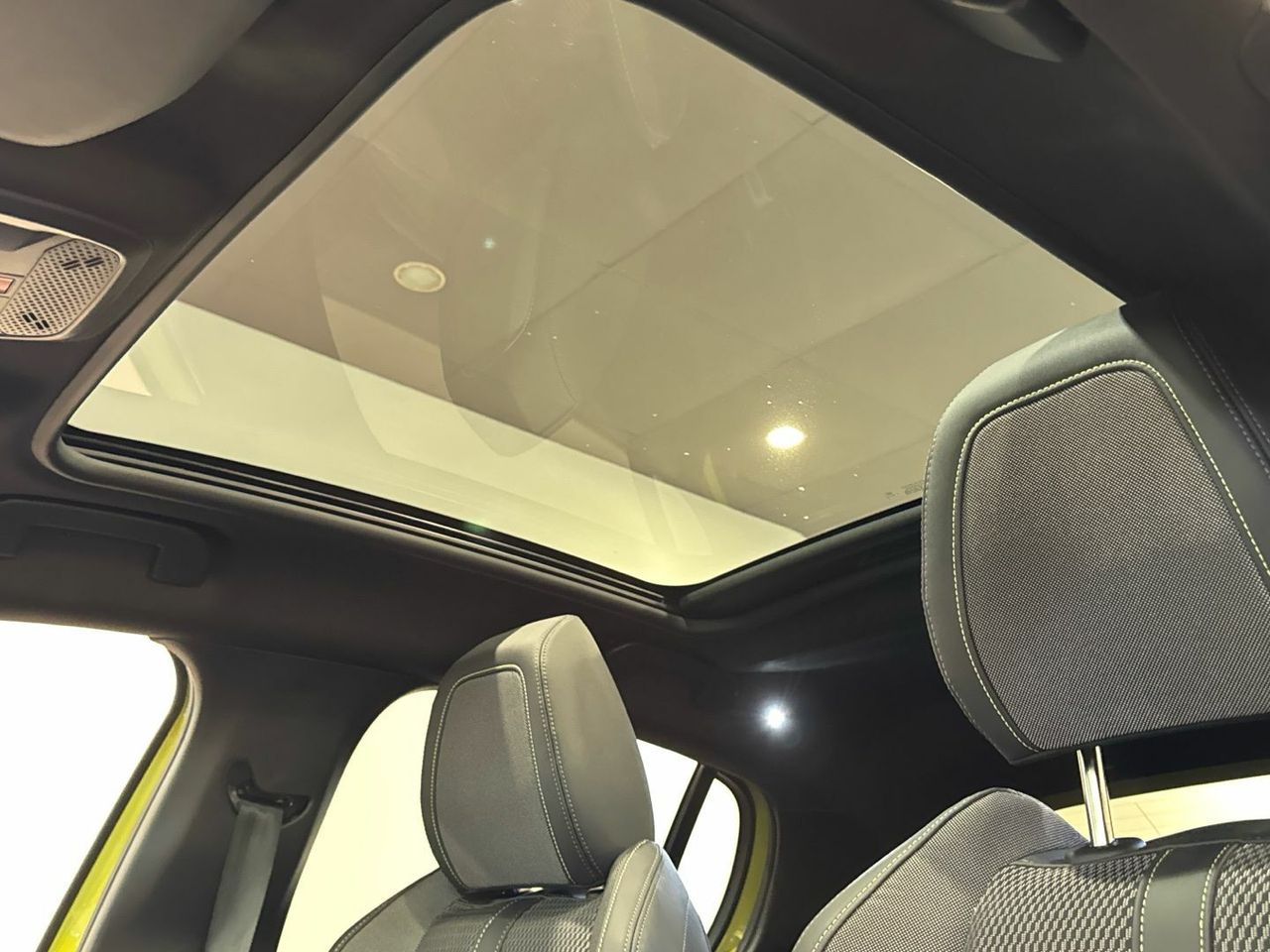 Peugeot 208 GT Hybrid eDCS6 100 kW (136 CV) - foto 27