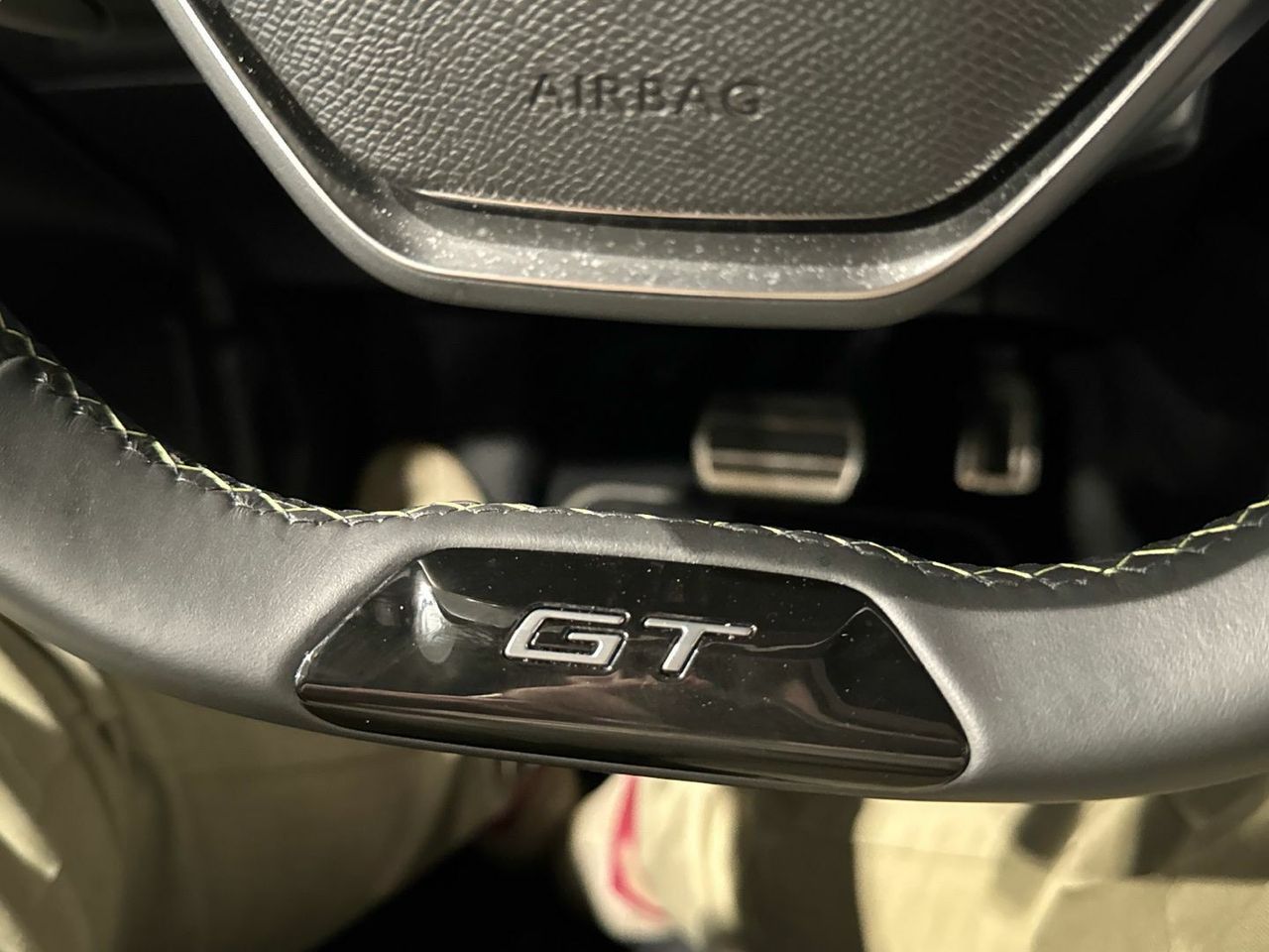 Peugeot 208 GT Hybrid eDCS6 100 kW (136 CV) - foto 37