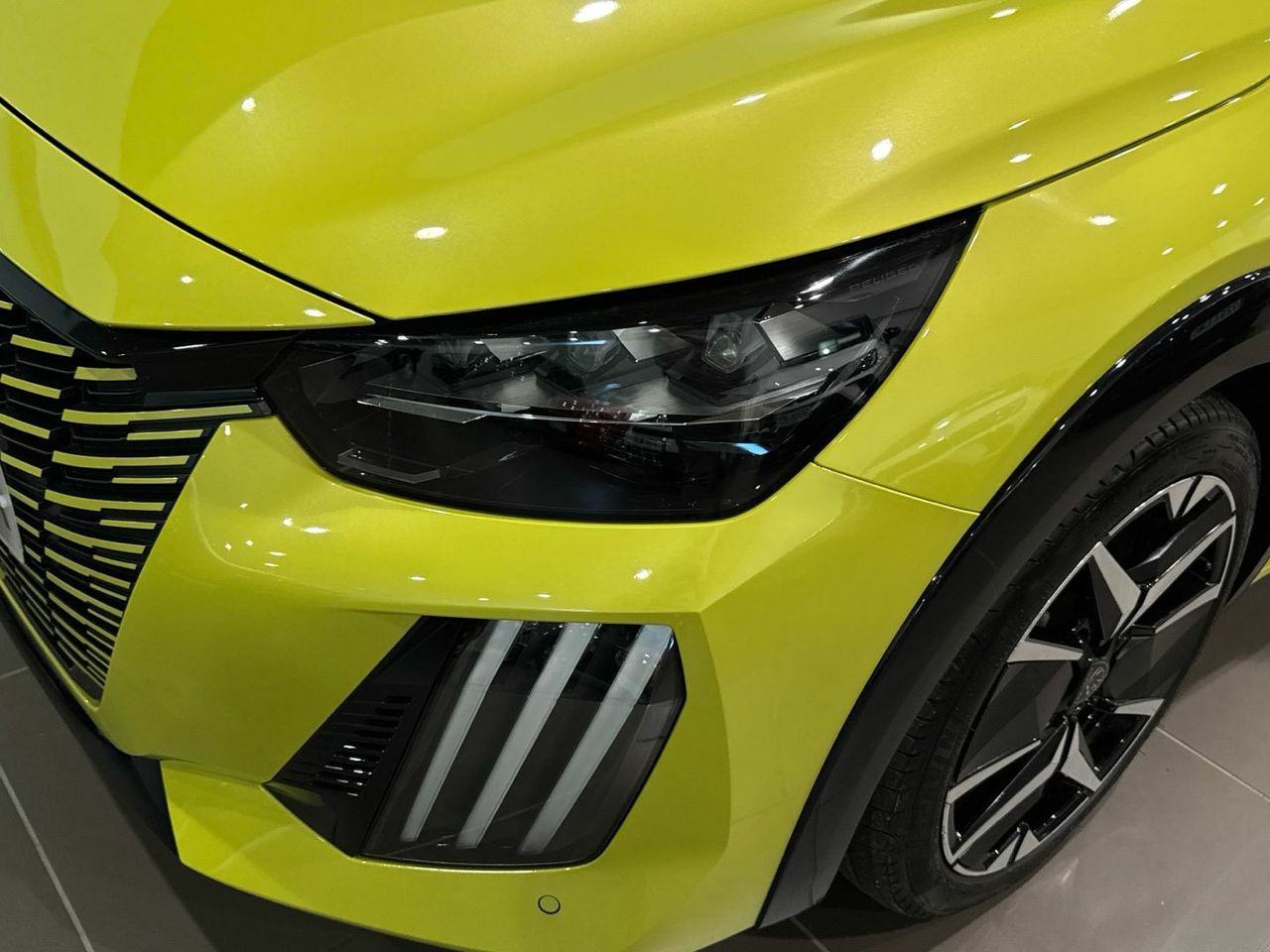 Peugeot 208 GT Hybrid eDCS6 100 kW (136 CV) - foto 16