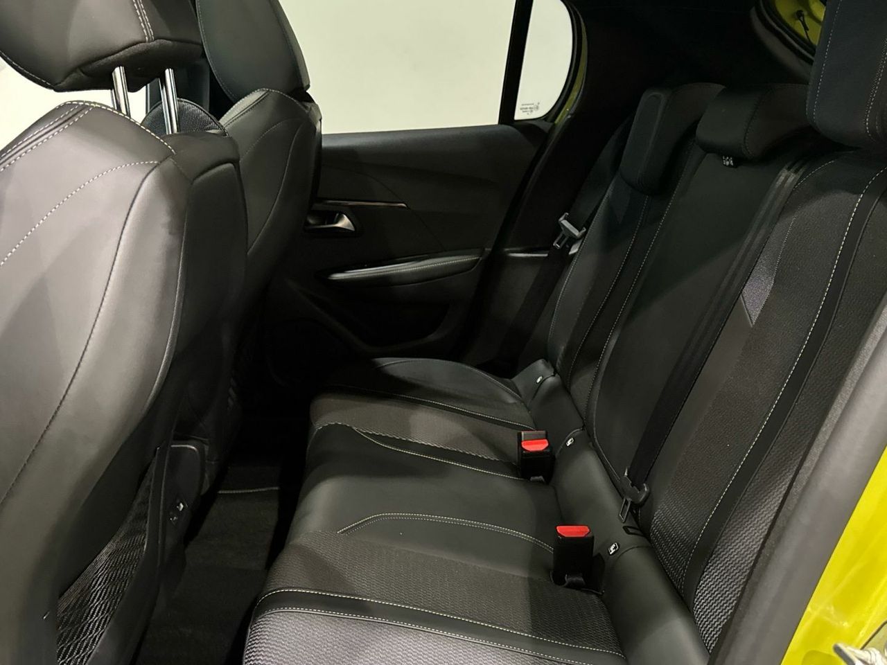Peugeot 208 GT Hybrid eDCS6 100 kW (136 CV) - foto 12