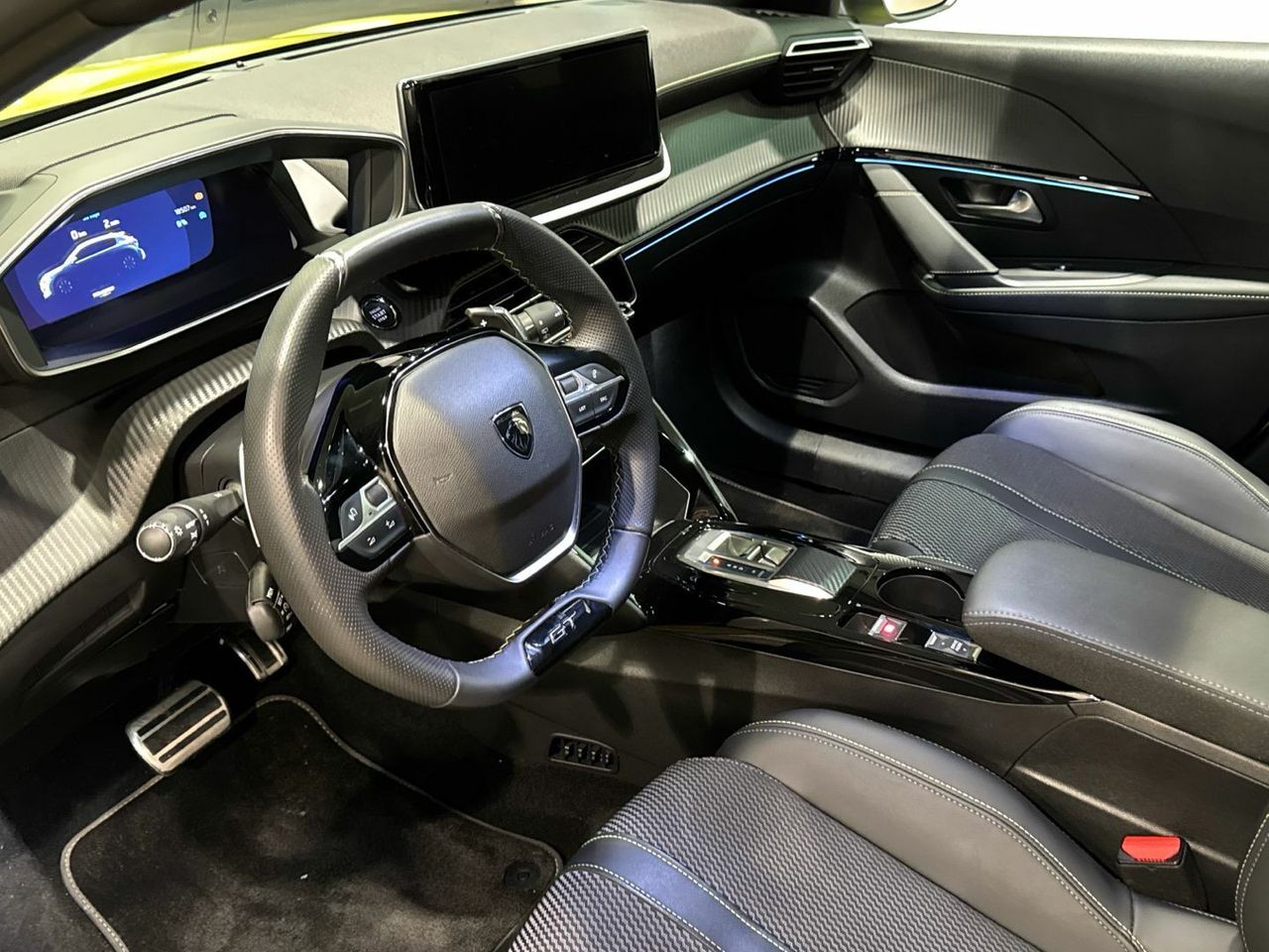 Peugeot 208 GT Hybrid eDCS6 100 kW (136 CV) - foto 21