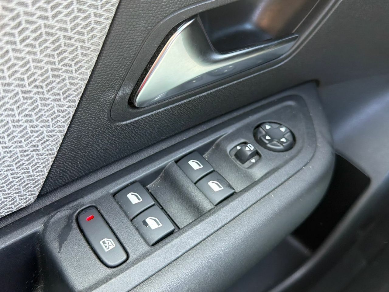 Citroën C4 BlueHDi 130 S&S Shine EAT8 96 kW (130 CV) - foto 24