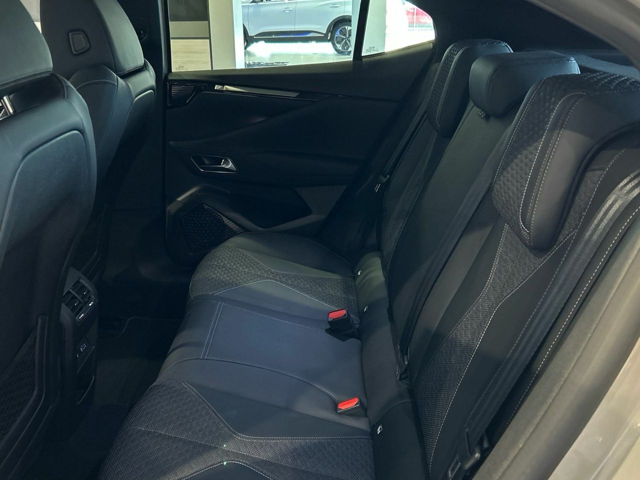 DS DS 4 PureTech 130 Trocadero Auto 96 kW (130 CV) - foto 12