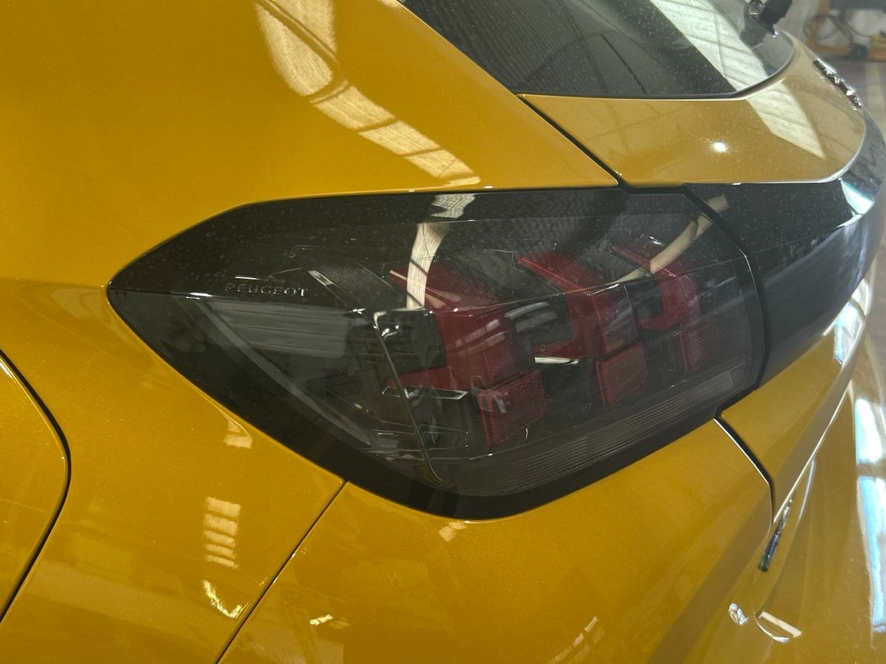 Peugeot 208 Eléctrico Active 100 kW (136 CV) - foto 17