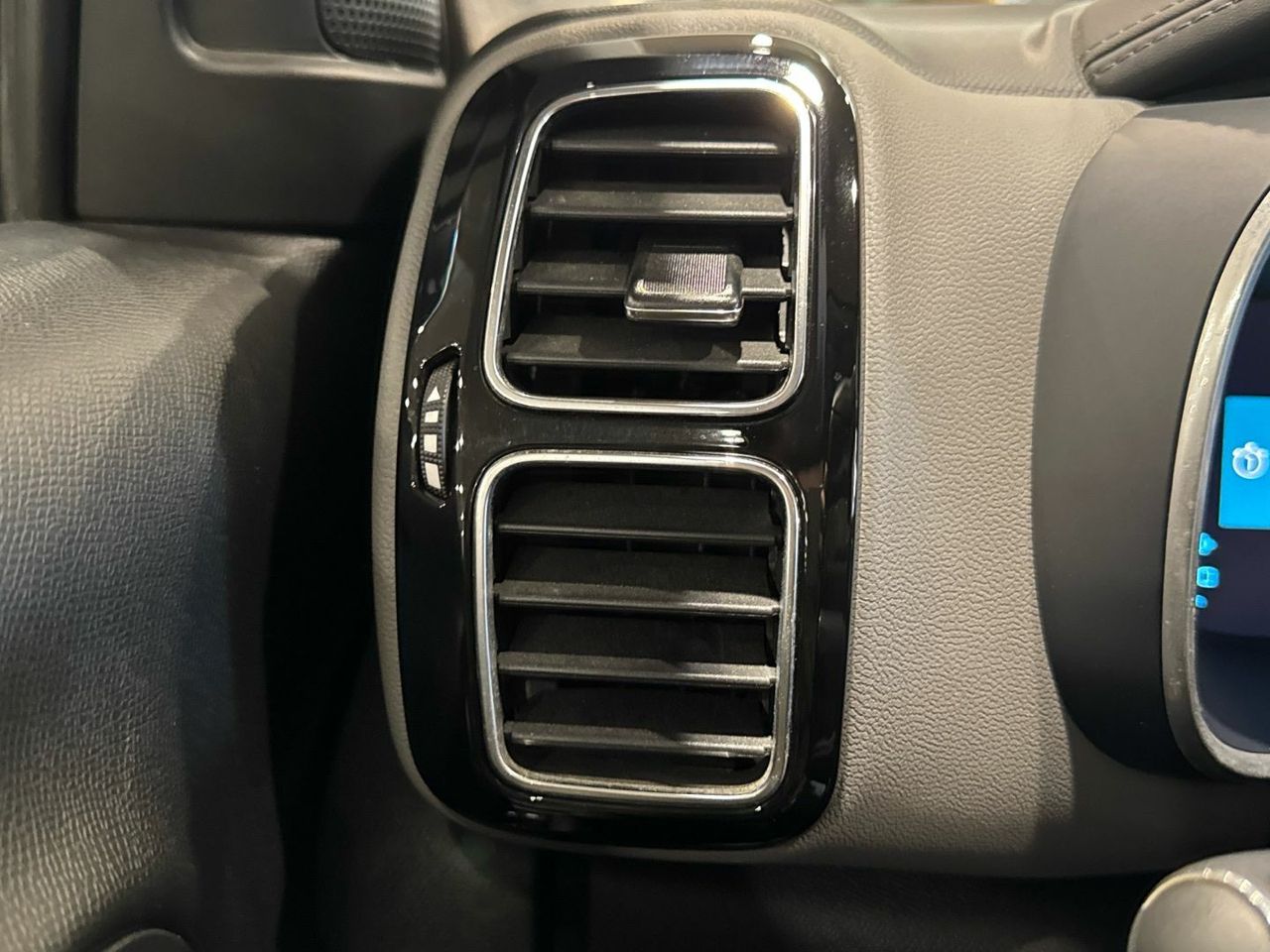 Citroën C5 Aircross Hybrid 225 Feel Pack e-EAT8 165 kW (225  - foto 29