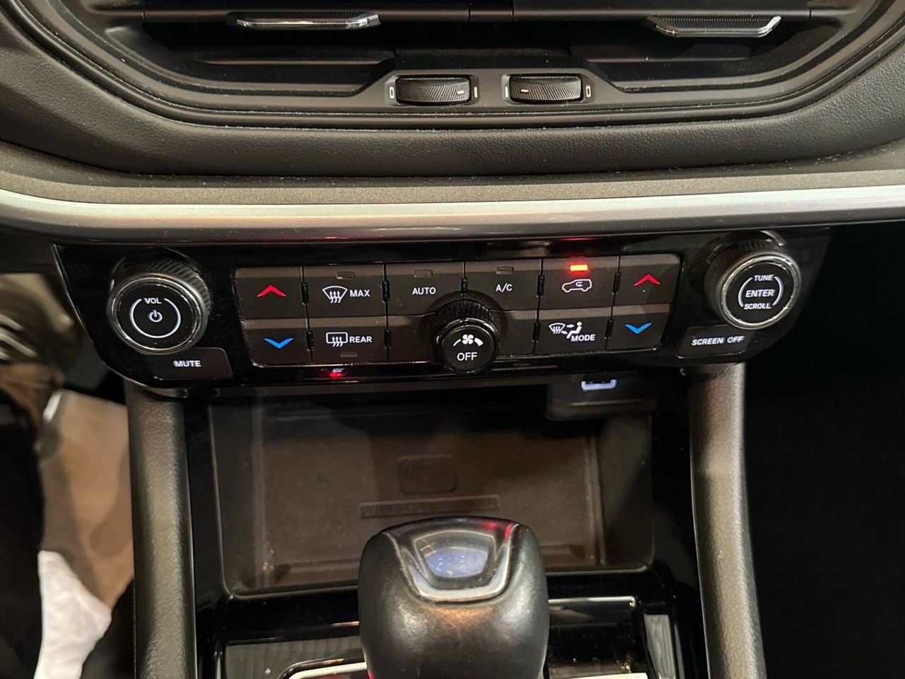 Jeep Compass 1.3 PHEV Limited AWD AT 140 kW (190 CV) - foto 31