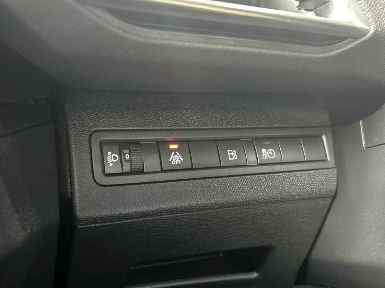 Peugeot 3008 Hybrid 225 Allure e-EAT8 165 kW (225 CV) - foto 28