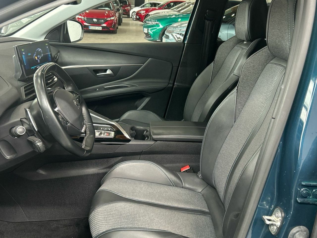 Peugeot 3008 Hybrid 225 Allure e-EAT8 165 kW (225 CV) - foto 11