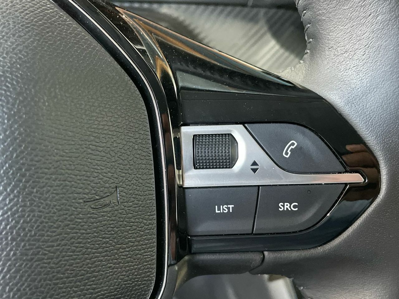 Peugeot 208 PureTech 100 Active 75 kW (100 CV) - foto 35