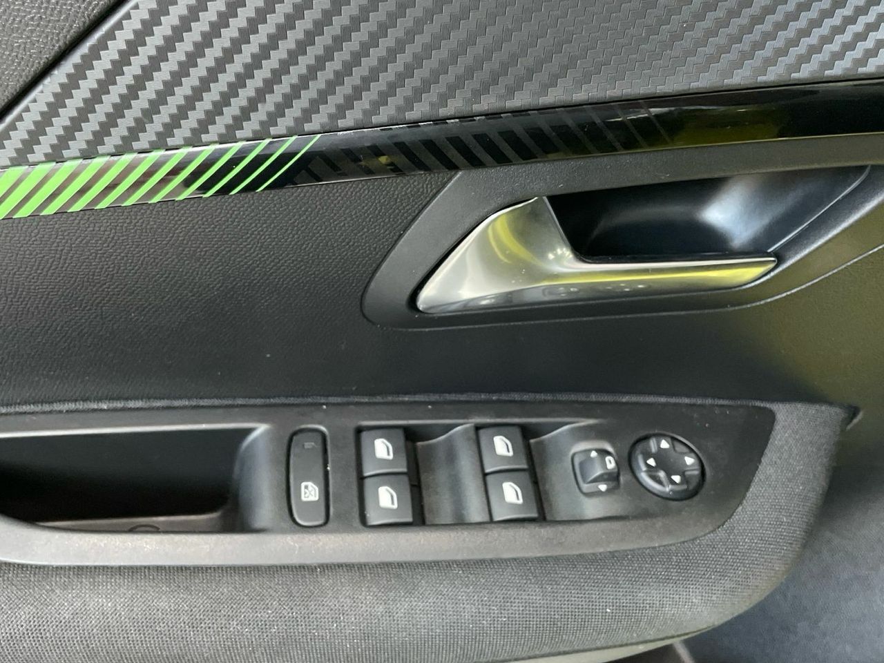 Peugeot 208 PureTech 100 Active 75 kW (100 CV) - foto 33