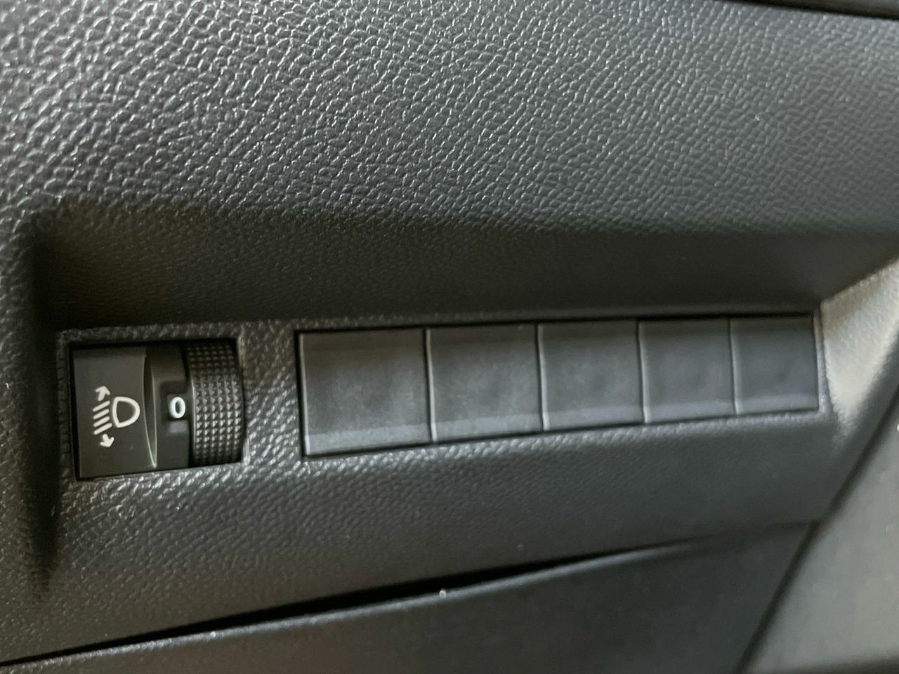 Peugeot 208 PureTech 100 Active 75 kW (100 CV) - foto 34