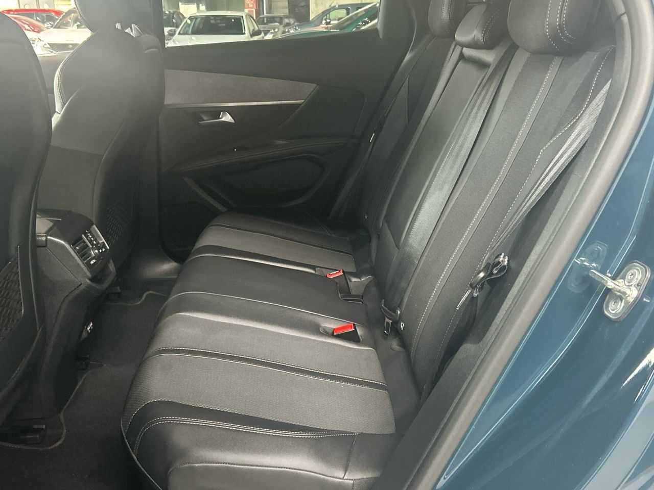 Peugeot 3008 GT Hybrid eDCS6 100 kW (136 CV) - foto 12