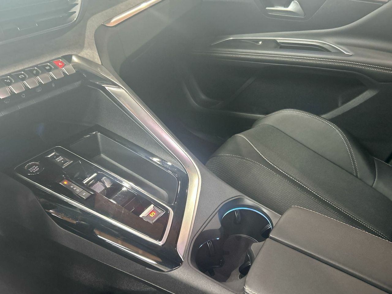 Peugeot 3008 GT Hybrid eDCS6 100 kW (136 CV) - foto 14