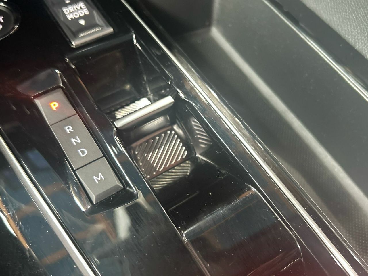 Peugeot 3008 GT Hybrid eDCS6 100 kW (136 CV) - foto 33