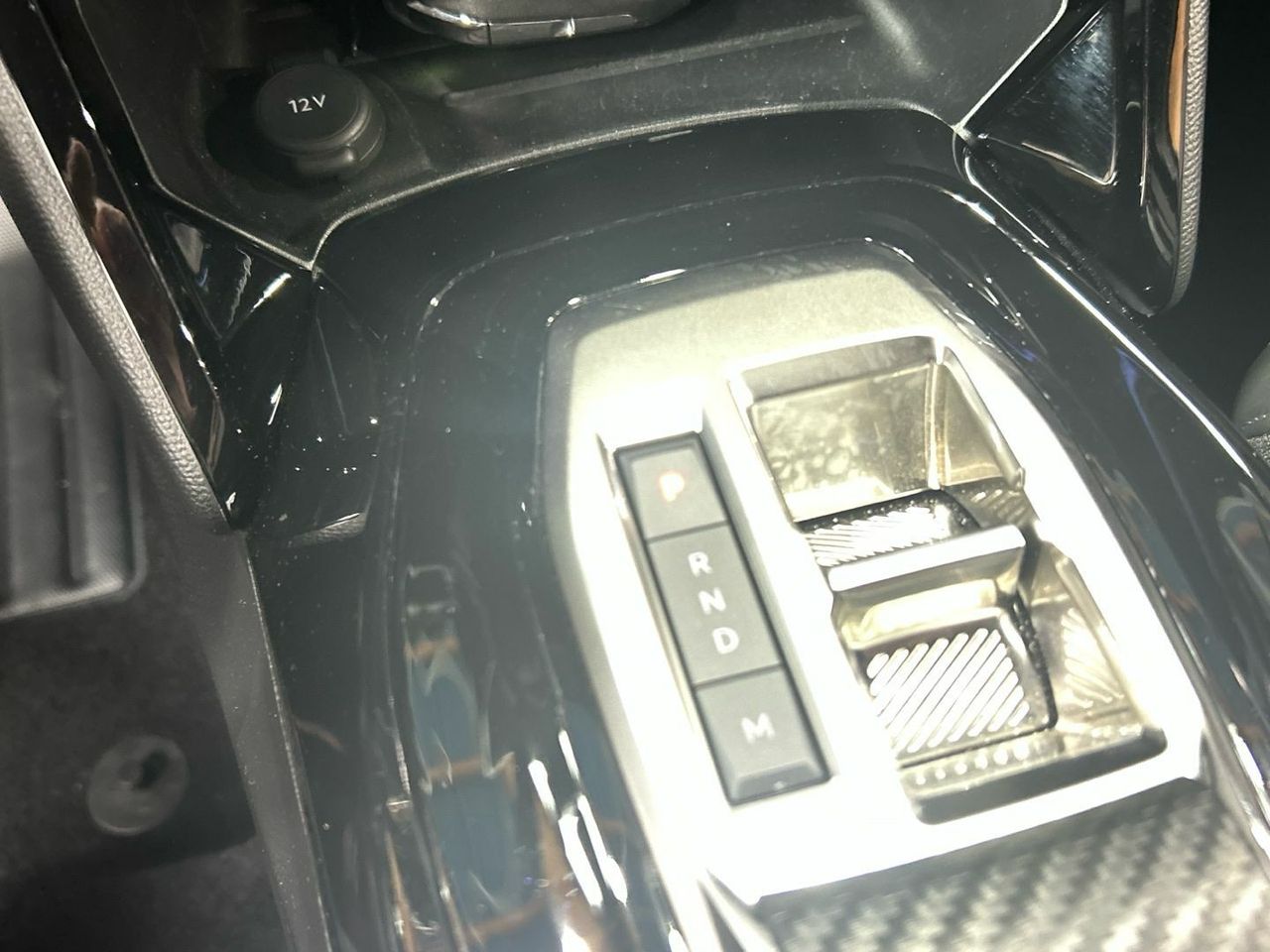 Peugeot 208 GT Hybrid eDCS6 100 kW (136 CV) - foto 35