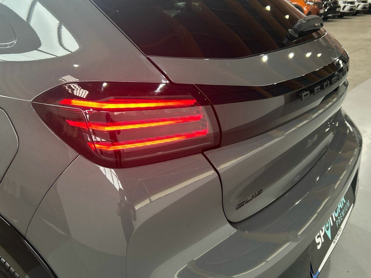 Peugeot 208 GT Hybrid eDCS6 100 kW (136 CV) - foto 17