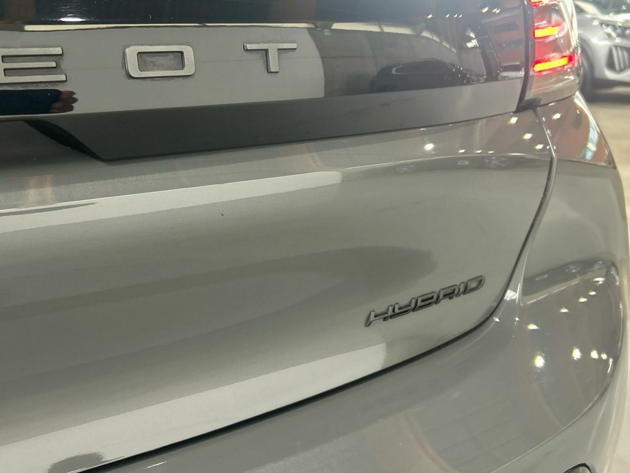 Peugeot 208 GT Hybrid eDCS6 100 kW (136 CV) - foto 47