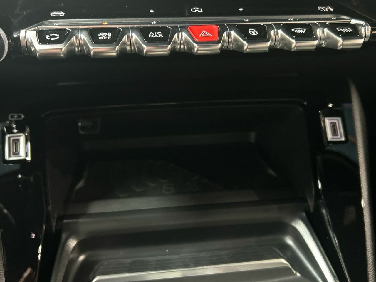 Peugeot 208 GT Hybrid eDCS6 100 kW (136 CV) - foto 37