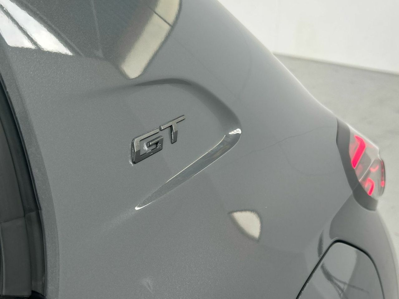 Peugeot 208 GT Hybrid eDCS6 100 kW (136 CV) - foto 46