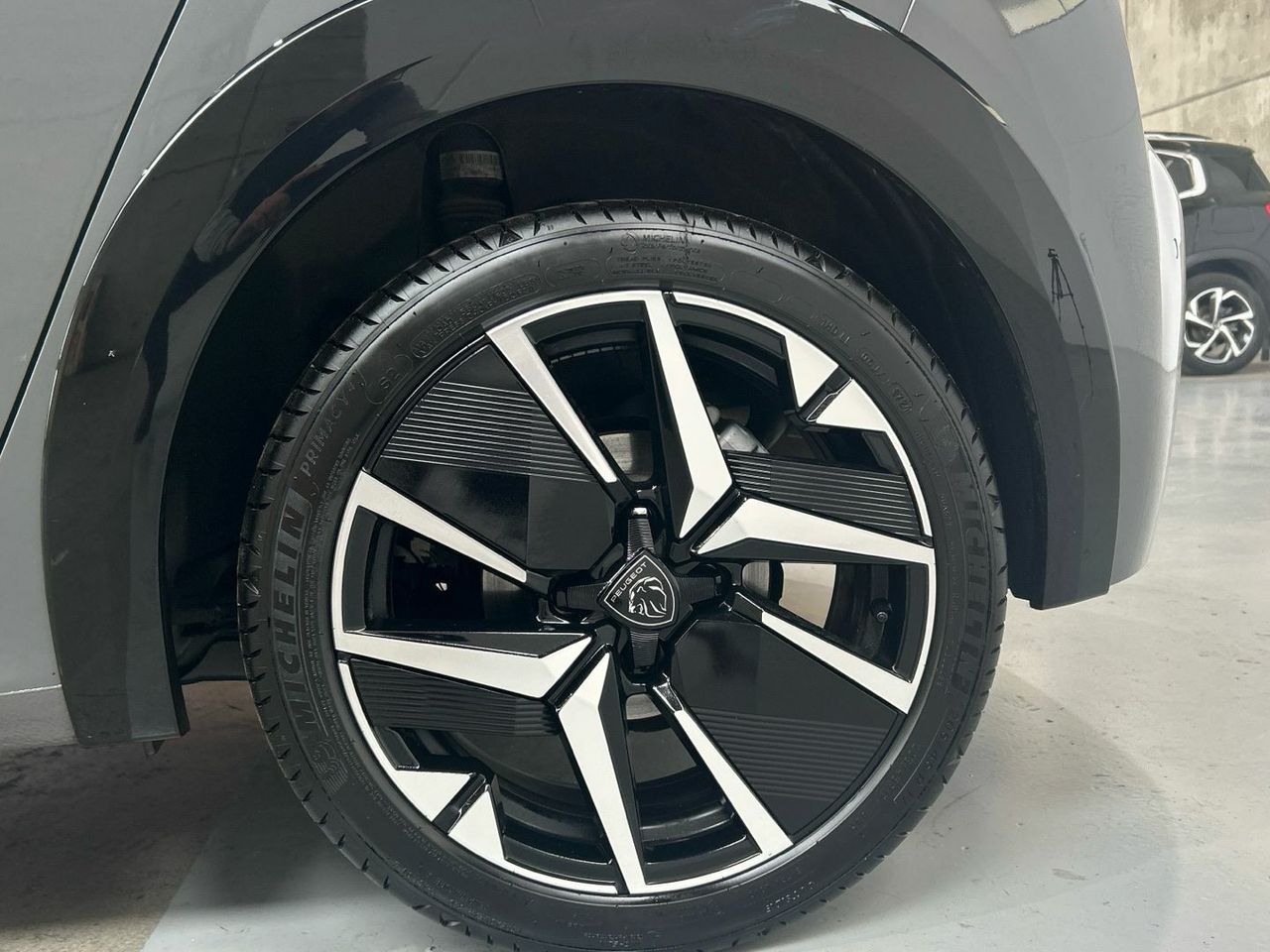 Peugeot 208 GT Hybrid eDCS6 100 kW (136 CV) - foto 13