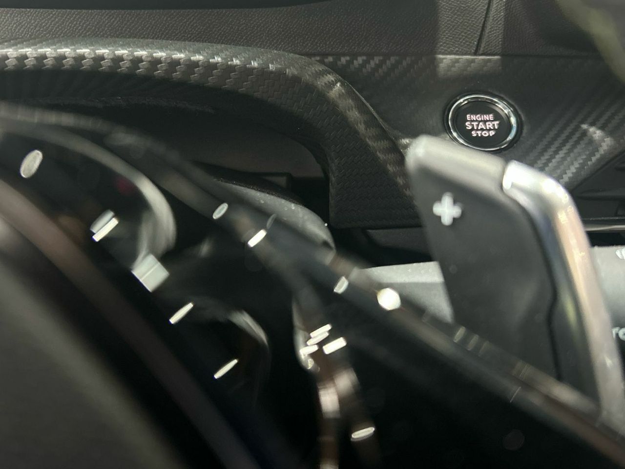 Peugeot 208 GT Hybrid eDCS6 100 kW (136 CV) - foto 32