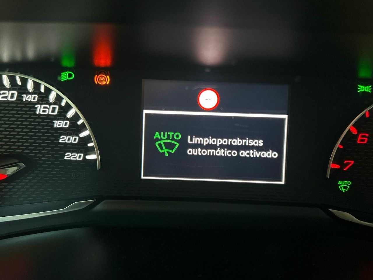 Peugeot 2008 Puretech 100 S&S Active Pack 75 kW (100 CV) - foto 48