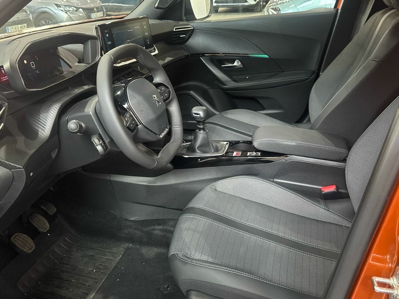 Peugeot 2008 PureTech 130 S&S Allure Pack 96 kW (130 CV) - foto 11