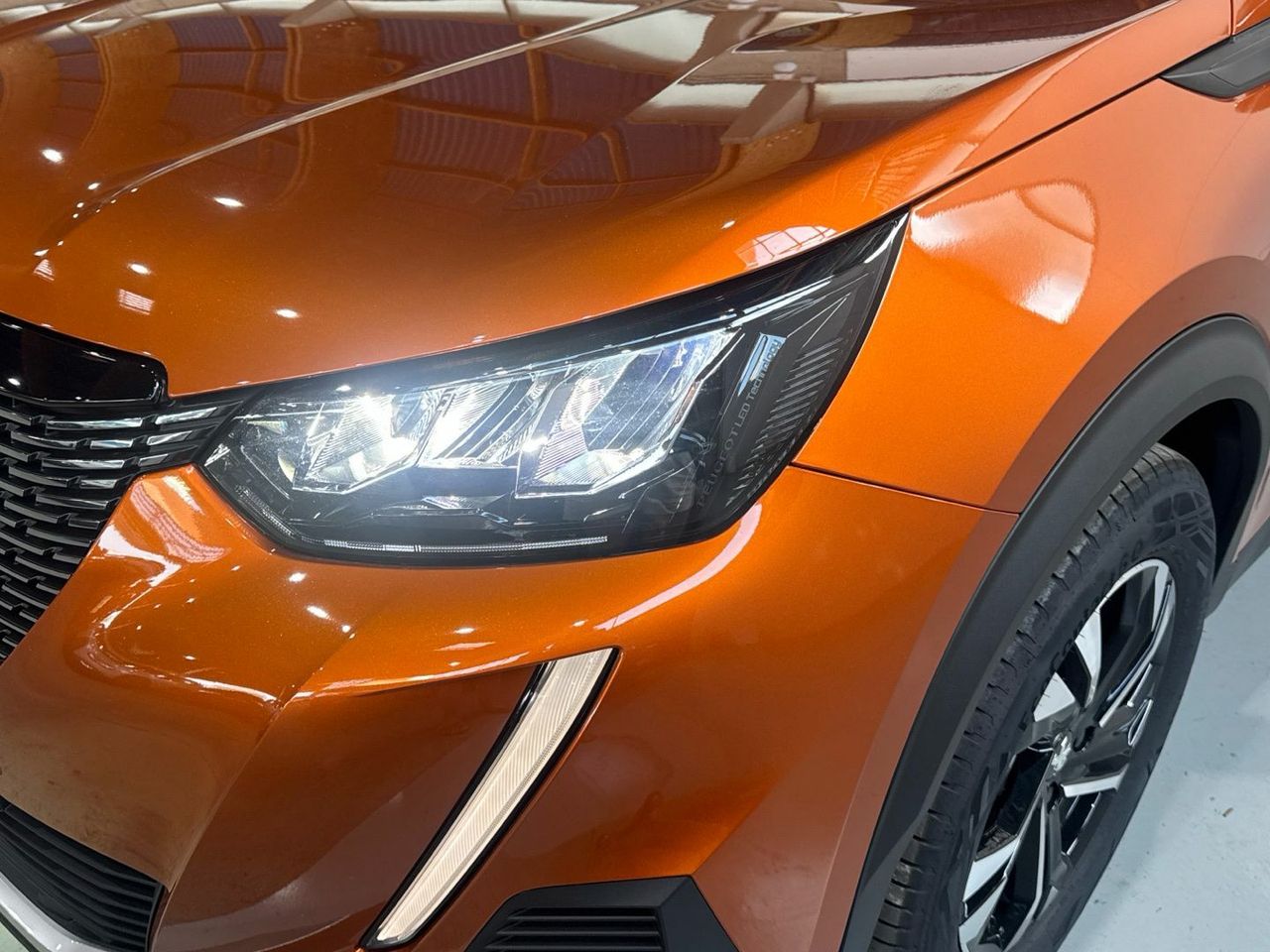 Peugeot 2008 PureTech 130 S&S Allure Pack 96 kW (130 CV) - foto 16