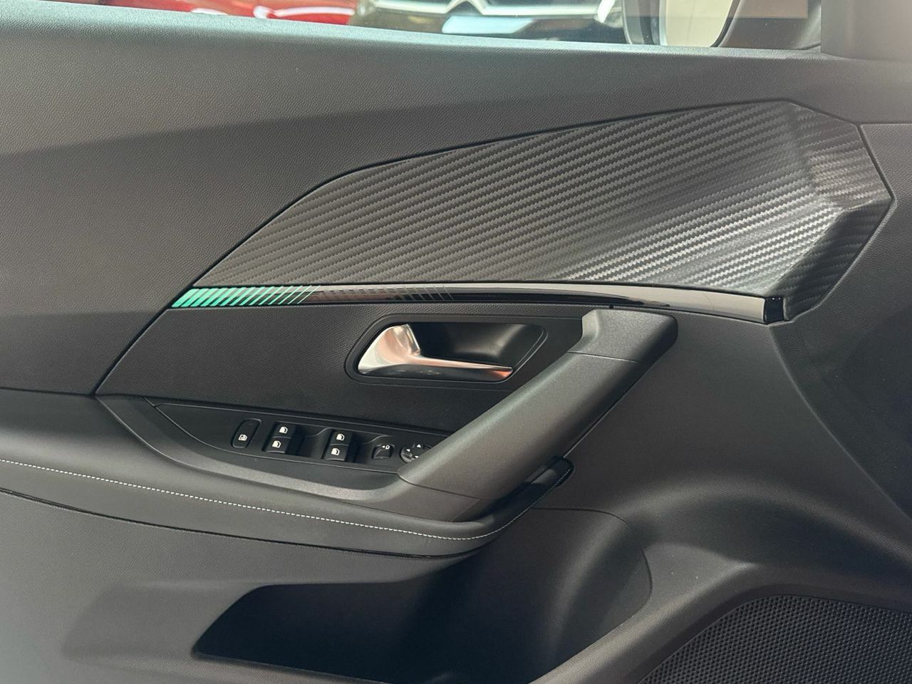 Peugeot 2008 PureTech 130 S&S Allure Pack 96 kW (130 CV) - foto 19