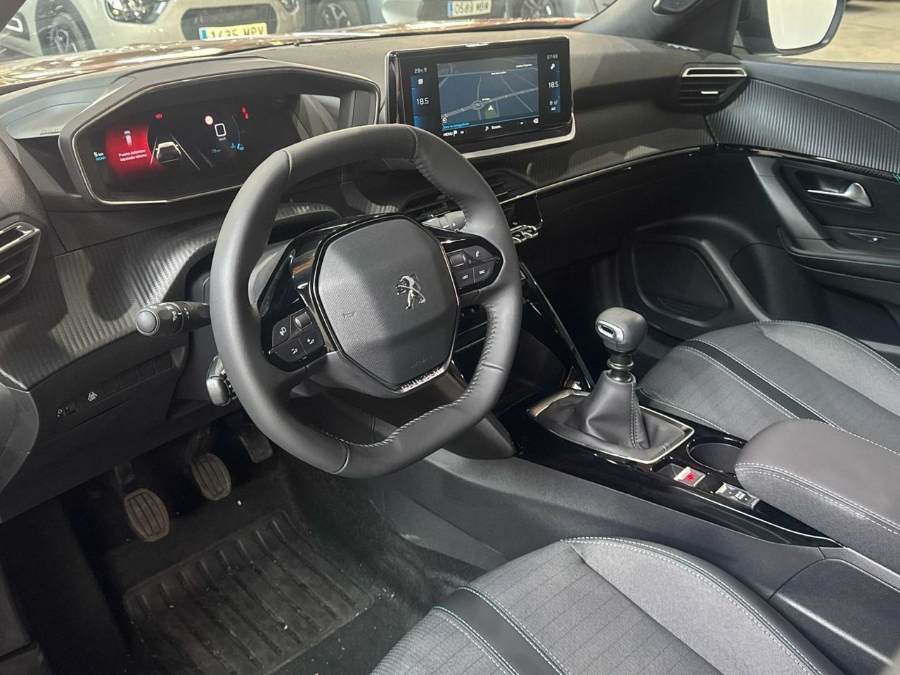 Peugeot 2008 PureTech 130 S&S Allure Pack 96 kW (130 CV) - foto 21