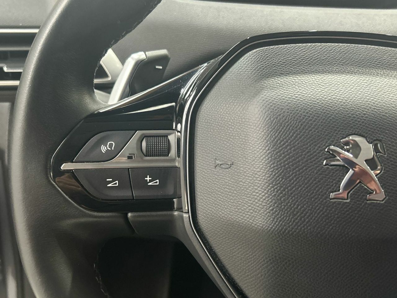 Peugeot 3008 Hybrid 225 Allure Pack e-EAT8 165 kW (225 CV) - foto 20