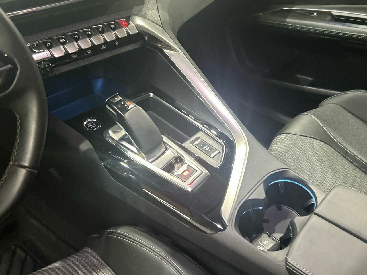 Peugeot 3008 Hybrid 225 Allure Pack e-EAT8 165 kW (225 CV) - foto 14