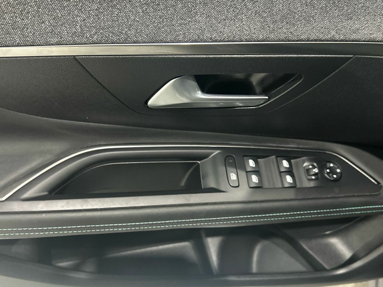 Peugeot 3008 Hybrid 225 Allure Pack e-EAT8 165 kW (225 CV) - foto 19