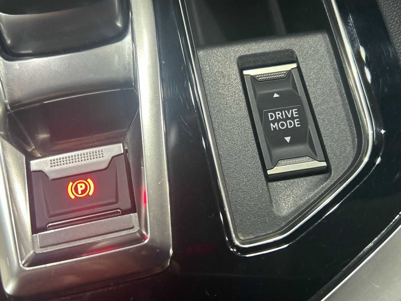 Peugeot 3008 Hybrid 225 Allure Pack e-EAT8 165 kW (225 CV) - foto 39