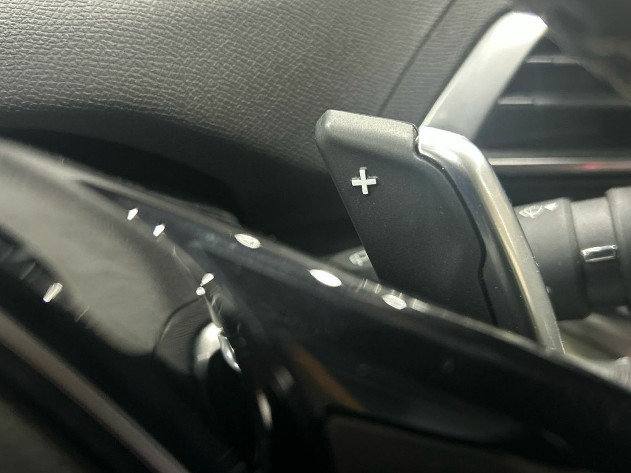 Peugeot 3008 Hybrid 225 Allure Pack e-EAT8 165 kW (225 CV) - foto 41