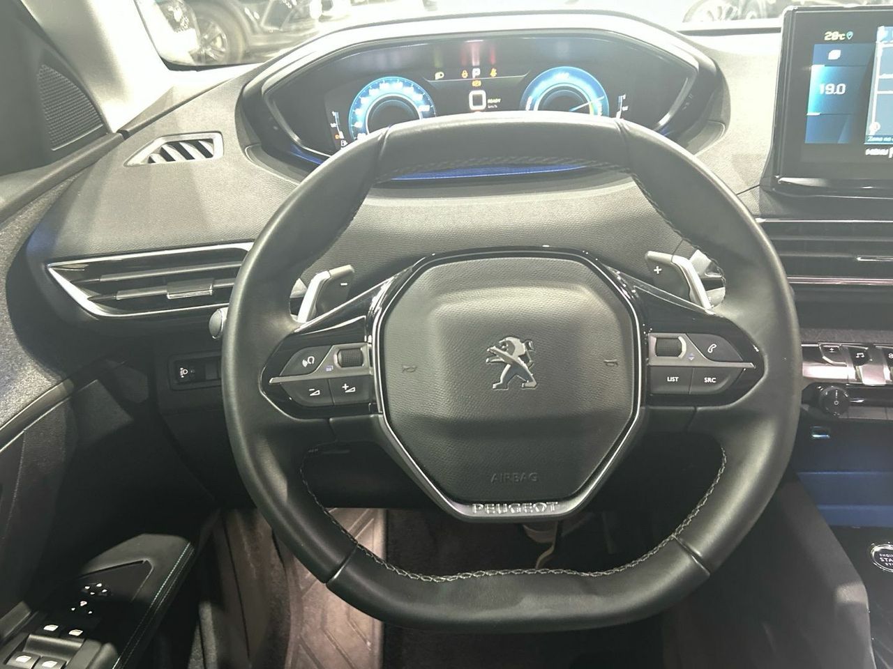 Peugeot 3008 Hybrid 225 Allure Pack e-EAT8 165 kW (225 CV) - foto 9