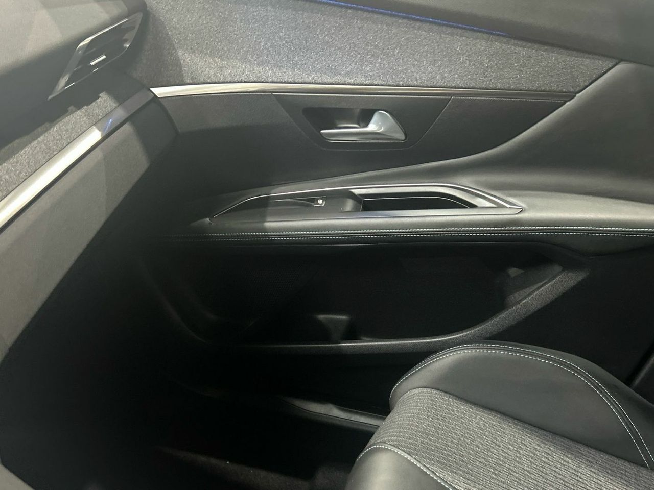 Peugeot 3008 Hybrid 225 Allure Pack e-EAT8 165 kW (225 CV) - foto 60