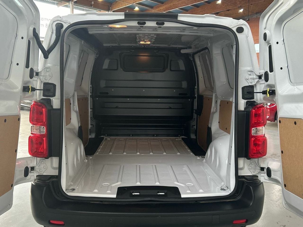 Citroën Jumpy Furgon BlueHDI 120 Talla M 88 kW (120 CV) - foto 6