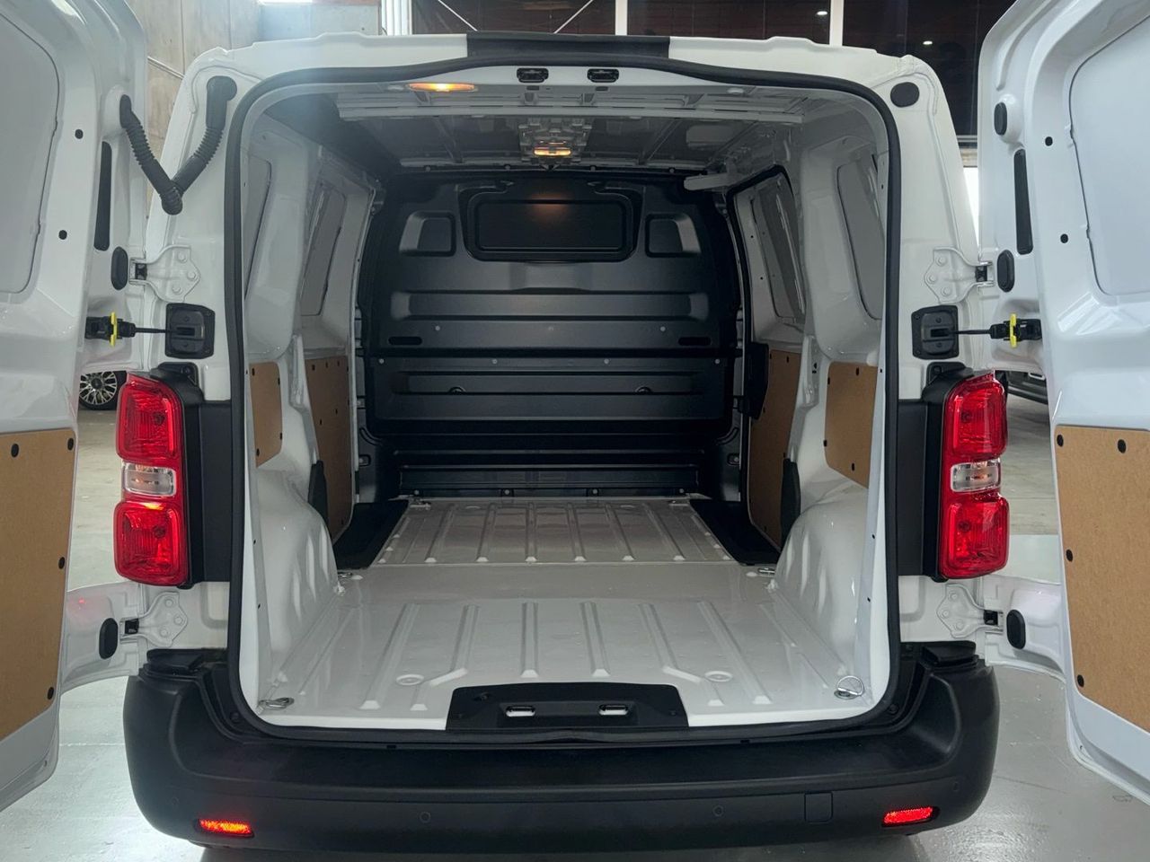 Citroën Jumpy Furgon BlueHDI 120 S&S Talla M 88 kW (120 CV) - foto 6