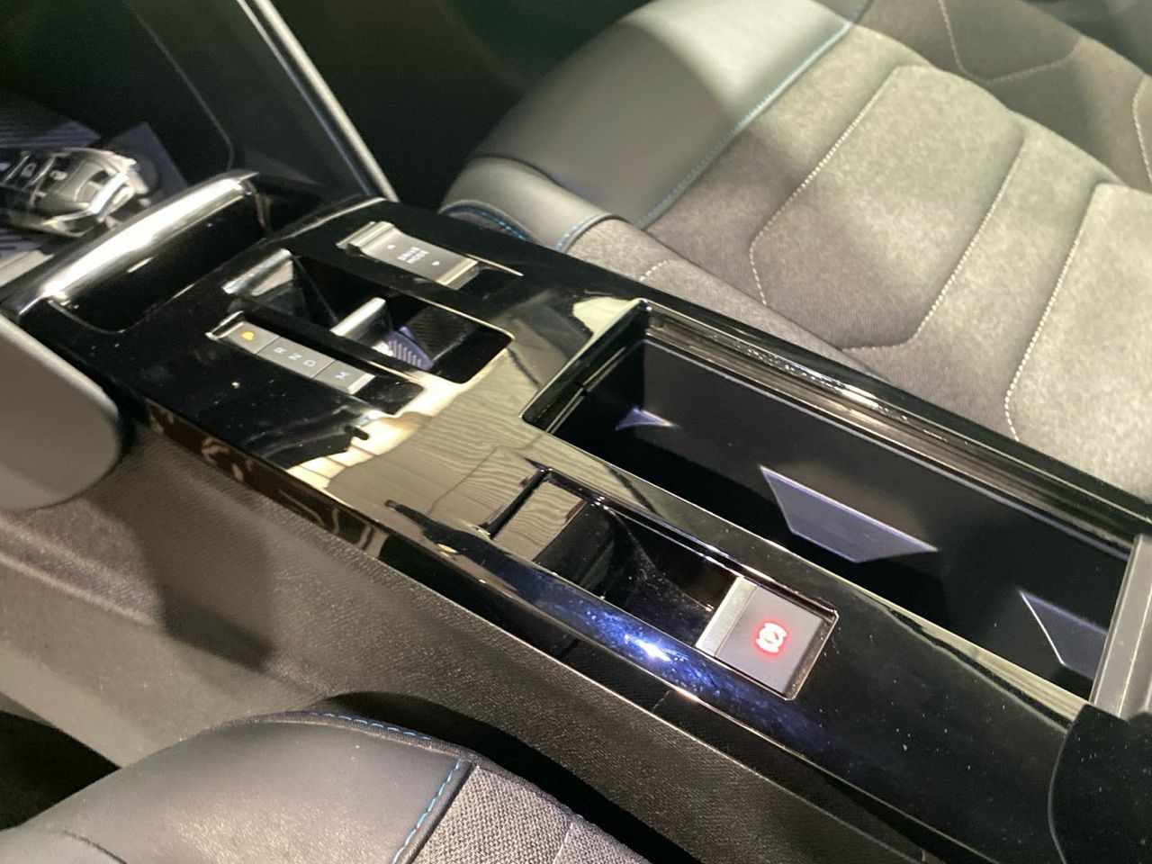 Citroën C4 BlueHDi 130 S&S Feel Pack EAT8 96 kW (130 CV) - foto 14