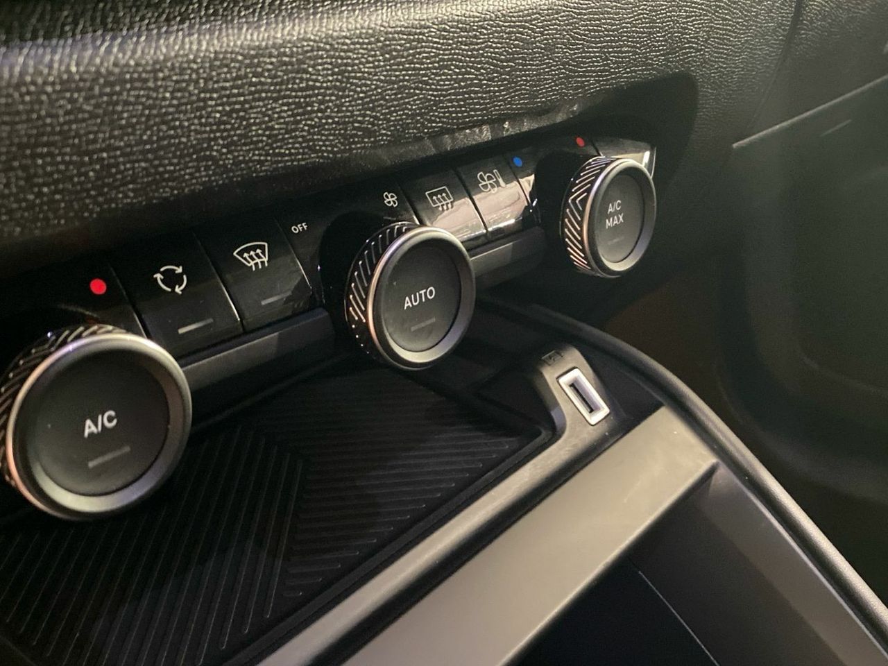 Citroën C4 BlueHDi 130 S&S Feel Pack EAT8 96 kW (130 CV) - foto 26