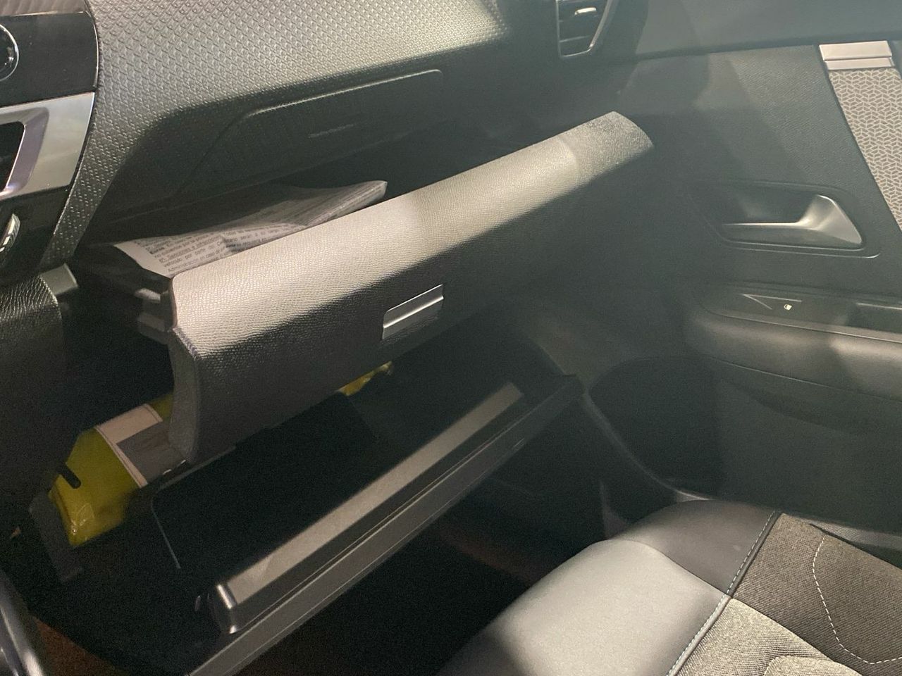 Citroën C4 BlueHDi 130 S&S Feel Pack EAT8 96 kW (130 CV) - foto 28