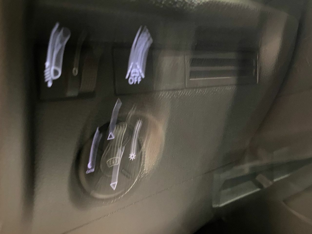 Citroën C4 BlueHDi 130 S&S Feel Pack EAT8 96 kW (130 CV) - foto 24