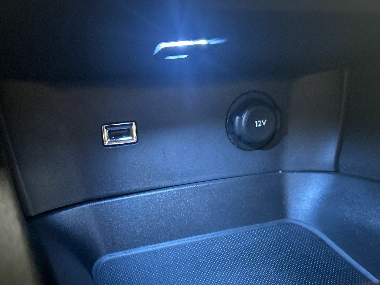 Peugeot 3008 PureTech 130 S&S Allure Pack 96 kW (130 CV) - foto 46